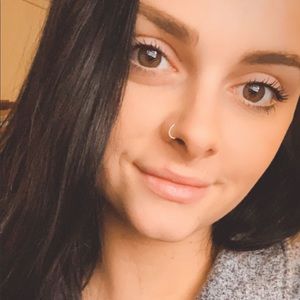 Meet your Posher, Courtney